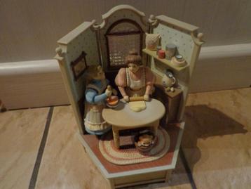Muziekdoos enesco  : moeder in de keuken beschikbaar voor biedingen