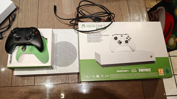 Xbox one s all digital 1 TB, Games en Spelcomputers, Spelcomputers | Xbox One, Gebruikt, Xbox One S All-digital, 1 TB, Met 1 controller