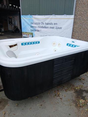 Jacuzzi gratis geleverd geplaatst  beschikbaar voor biedingen