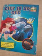 boek diep in de zee met Ariel Disney, Livres, Livres pour enfants | 4 ans et plus, Enlèvement ou Envoi, Comme neuf