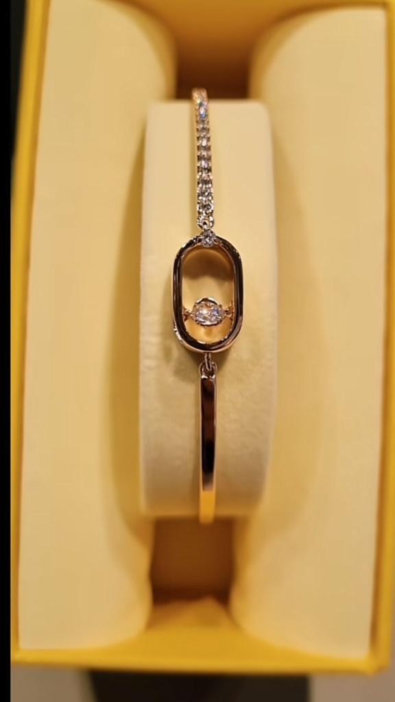 Swarovski setje, Handtassen en Accessoires, Kettingen, Nieuw, Goud, Goud, Ophalen of Verzenden