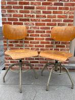 2 oude bureaustoelen De Post draai 360, Enlèvement