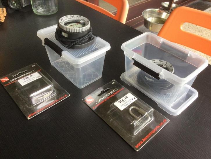 Pro kompas 63mm met bungee + gratis opbergbox & Stainless st, Watersport en Boten, Duiken, Nieuw, Overige typen, Ophalen of Verzenden