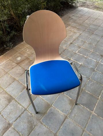 Stoelen 6x beschikbaar voor biedingen