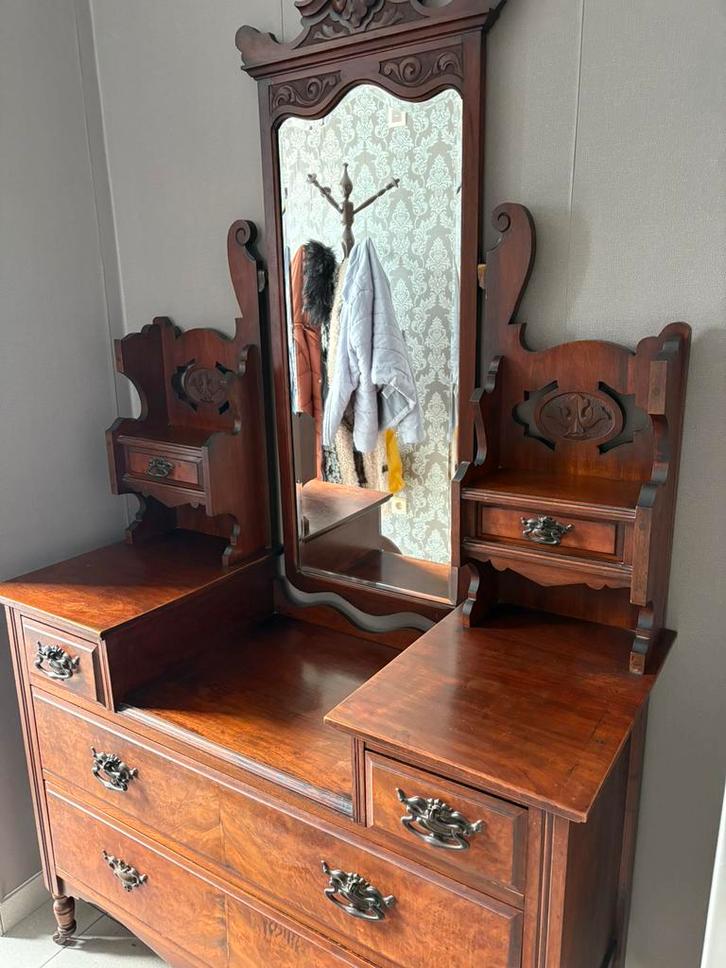 Oud kasje kaptafel, Huis en Inrichting, Tafels | Kaptafels, Gebruikt, Ophalen