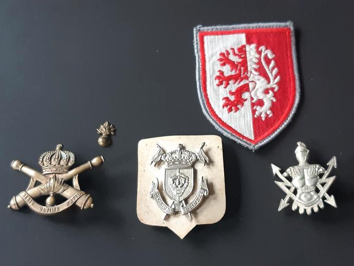 Belgische militaire badge "Artillerie Regiment"/, Verzamelen, Militaria | Algemeen, Landmacht, Ophalen of Verzenden
