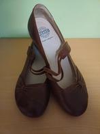 Comfortabele bruine retro pumps met lage hak BRAKO maat 39, Kleding | Dames, Schoenen, Ophalen of Verzenden, Zo goed als nieuw