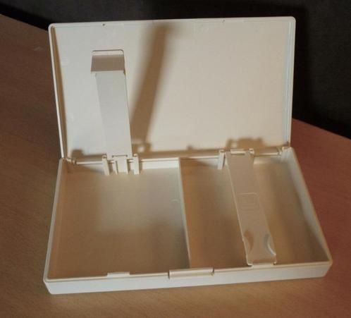 Platte ecru opbergdoos voor diskettes floppy disk, Computers en Software, Overige Computers en Software, Ophalen of Verzenden