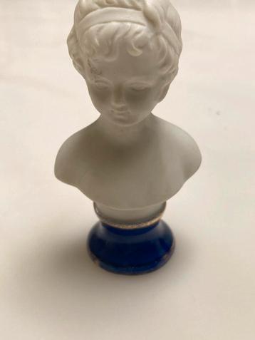 Petits bustes, Enlèvement