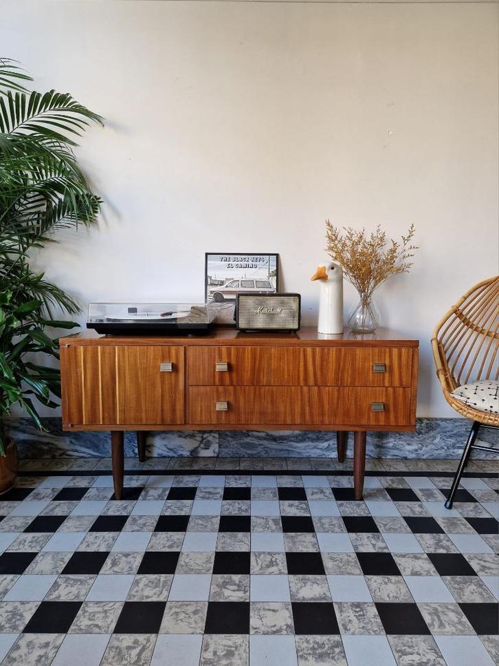 Vintage midcentury dressoir | platenspeler meubel | kast, Huis en Inrichting, Kasten |Televisiemeubels, Gebruikt, Minder dan 100 cm