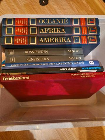 8  boeken (landen, steden, werelddelen) beschikbaar voor biedingen