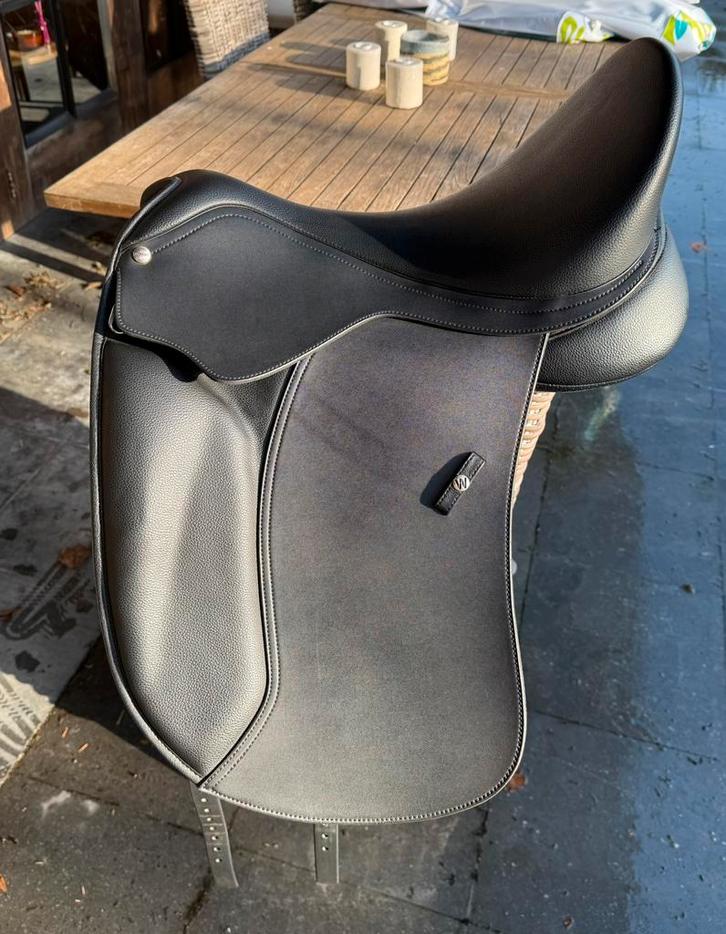 Winter 500 Dressuur Hart Zwart 17,5 inch te koop, Dieren en Toebehoren, Paarden en Pony's | Zadels, Zo goed als nieuw, Dressuur