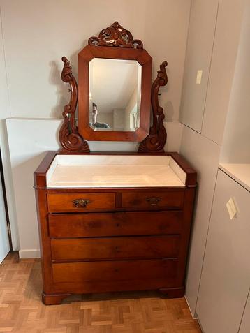 Antieke houten commode met spiegel - klassieke stijl disponible aux enchères