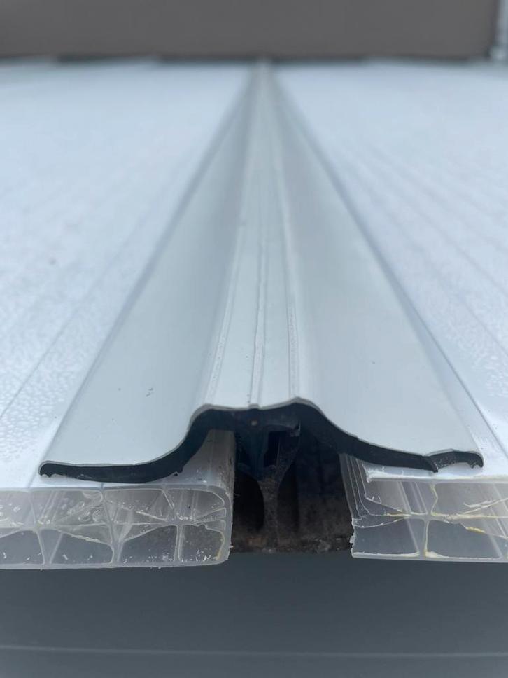 Te koop: Skylux middenprofiel en zijmuurprofiel (rubber)., Doe-het-zelf en Bouw, Dakpannen en Dakbedekking, Nieuw, Overige typen