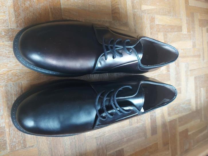 Herenschoenen van echt leer, nooit gedragen — Maat, Kleding | Heren, Schoenen, Nieuw, Veterschoenen, Zwart, Ophalen of Verzenden