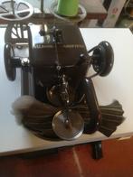 machine a coudre la fourrure, Hobby & Loisirs créatifs, Machines à coudre & Accessoires, Autres marques, Industrie, Comme neuf