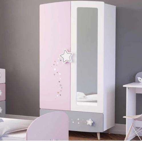 Te koop: Kinderkleerkast met sterhandvaten en spiegel, Kinderen en Baby's, Kinderkamer | Commodes en Kasten, Zo goed als nieuw