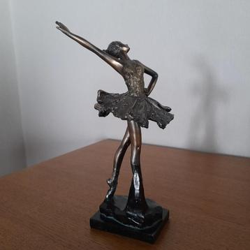 Bronzen ballerina