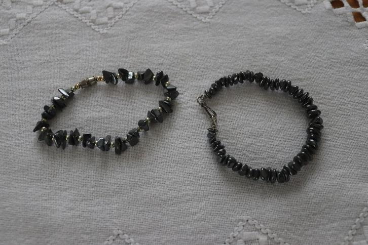 Hematiet armbanden, Handtassen en Accessoires, Armbanden, Zo goed als nieuw, Overige materialen, Zwart, Ophalen of Verzenden