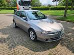 ALFA ROMEO 147 1.6L BENZINE. GEKEURD VOOR VERKOOP 2700 EURO, Auto's, Alfa Romeo, Leder, Bedrijf, 5 deurs, Elektrische ramen