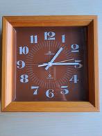 Horloge murale en bois servant de boîte de visualisation, Maison & Meubles, Enlèvement, Utilisé, Horloge murale