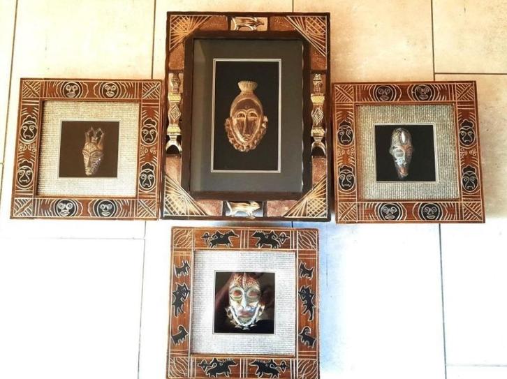 Afrikaanse mooie set van 4 houtsnijden kaders Uit Nigeria, Antiek en Kunst, Curiosa en Brocante, Ophalen of Verzenden