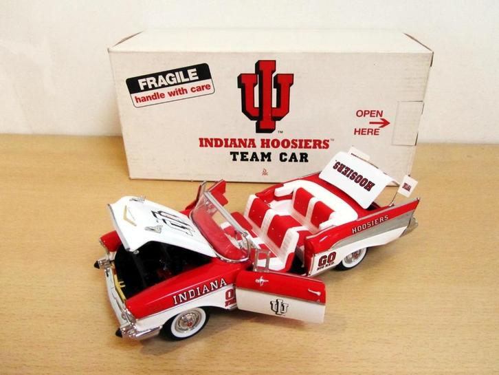 INDIANA HOOSIERS 1957 Chevy Bel Air Team Car Danbury Mint, Hobby en Vrije tijd, Modelbouw | Auto's en Voertuigen, Nieuw, Auto