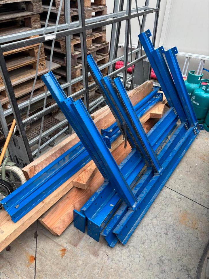 Draagarmstelling / 2 jaar oud / 3 staanders, Zakelijke goederen, Kantoor en Winkelinrichting | Magazijn, Stelling en Opslag, Ophalen