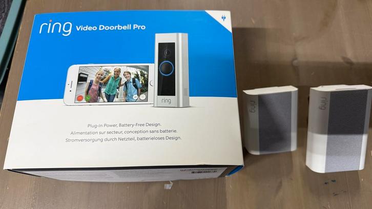 Ring Video Doorbell Pro + 2 Ring Chime Chimes, Huis en Inrichting, Deurbellen, Zo goed als nieuw, Bedraad, Bewegingsdetectiesensor