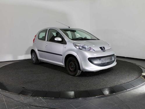 Peugeot 107 1.0i 12v Trendy, Autos, Peugeot, Entreprise, ABS, Airbags, Verrouillage central, Vitres électriques, Isofix, Radio