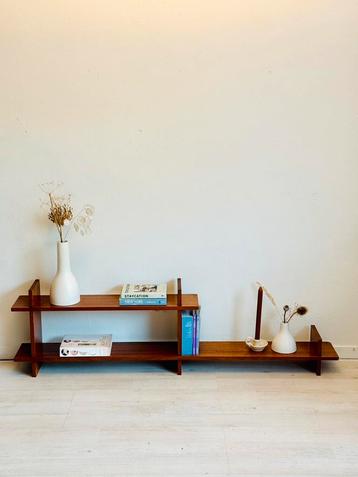 Vintage wandrek teakfineer jaren 60 beschikbaar voor biedingen