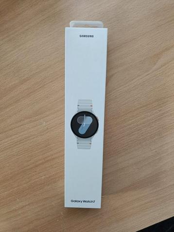 Samsung galaxy watch 7 New. Silver 44mm. beschikbaar voor biedingen