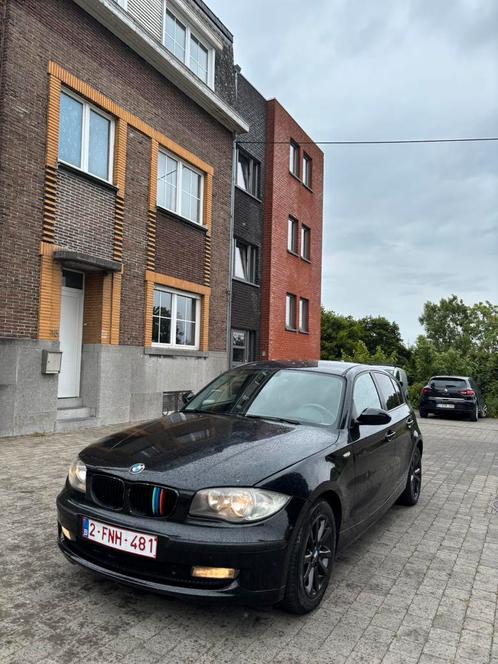 Bmw 118d 2009 euro 5, Auto's, BMW, Particulier, 1 Reeks, Radio, Diesel, Euro 5, Berline, 5 deurs, Handgeschakeld, Zwart, Grijs