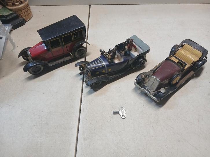 3 ancienne voitures à remontoir, Antiquités & Art, Antiquités | Jouets, Enlèvement ou Envoi