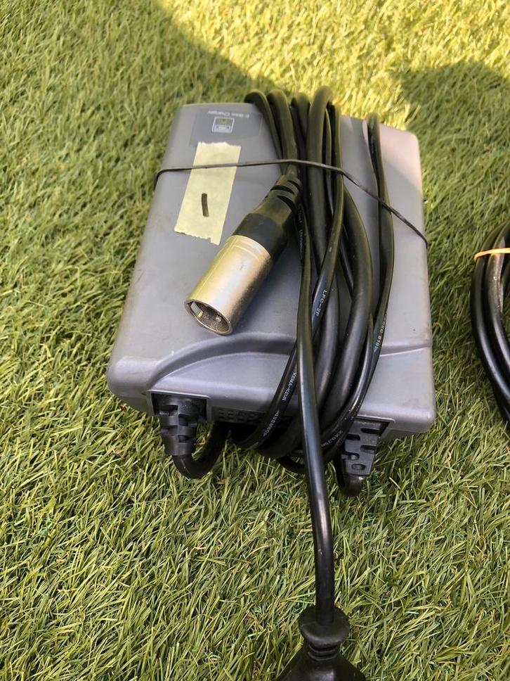 Sparta opladers, Fietsen en Brommers, Fietsaccessoires | Fietsaccu's, Zo goed als nieuw, Ophalen