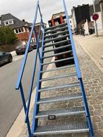 escalier industriel bleu avec grilles en galva, Bricolage & Construction, Utilisé, Enlèvement ou Envoi, Escalier