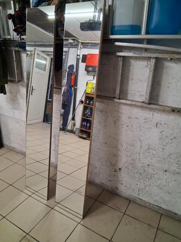 2 spiegels beschikbaar voor biedingen