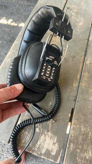 Hoofdtelefoon beschikbaar voor biedingen