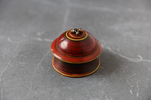 Houten vintage Indisch tikka doosje, Huis en Inrichting, Woonaccessoires | Schalen en Manden, Zo goed als nieuw, Rond, Hout, Ophalen of Verzenden