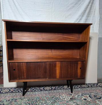 Vintage kast beschikbaar voor biedingen