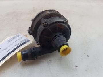 EXTRA WATERPOMP Mercedes-Benz C (C205) (01-2015/04-2023) beschikbaar voor biedingen