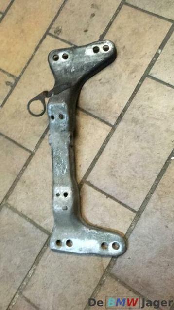 Versnellingsbak steun BMW 3 serie E36 Z3 E36 24701136499 beschikbaar voor biedingen