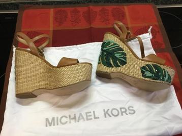 Sandales compensées Michael Kors neuves : 50€
