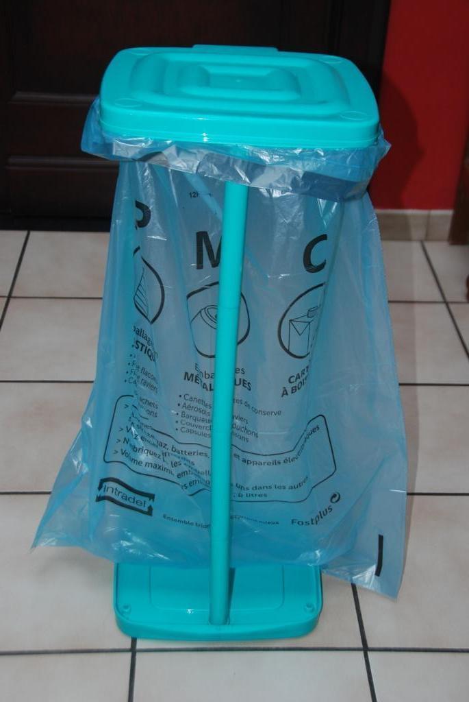 Groene vuilniszakhouder met deksel als NIEUW!, Huis en Inrichting, Woonaccessoires | Prullenbakken, Zo goed als nieuw, Kunststof