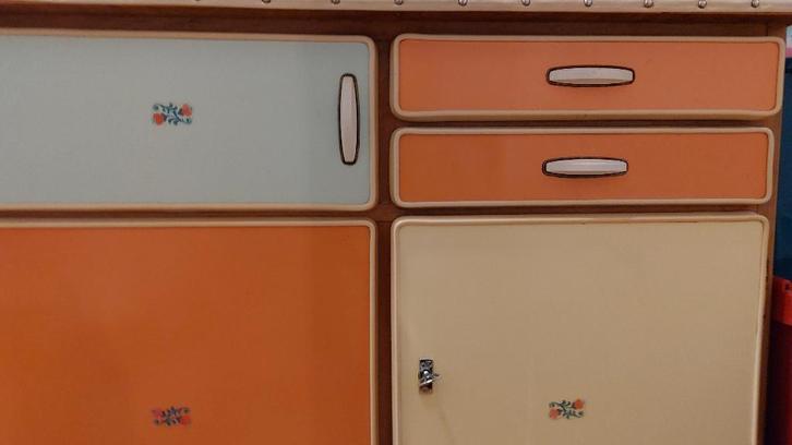 RETRO kast plus bovenkast, Maison & Meubles, Armoires | Dressoirs, Utilisé, Avec tiroir(s), Avec porte(s), Enlèvement