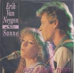 Eric Van Neygen & Sanne - Wat je diep treft / Bescheiden lie, Gebruikt, 7 inch, Single, Ophalen of Verzenden