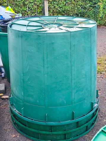 GRATIS: Grote groen ton inhoud 500 l. niet voor vloeistoffen beschikbaar voor biedingen