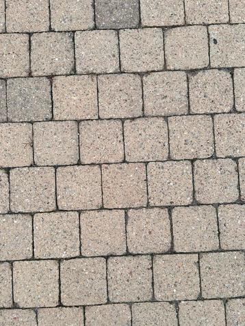 Getrommelde gele betonklinkers (40,8m2) beschikbaar voor biedingen