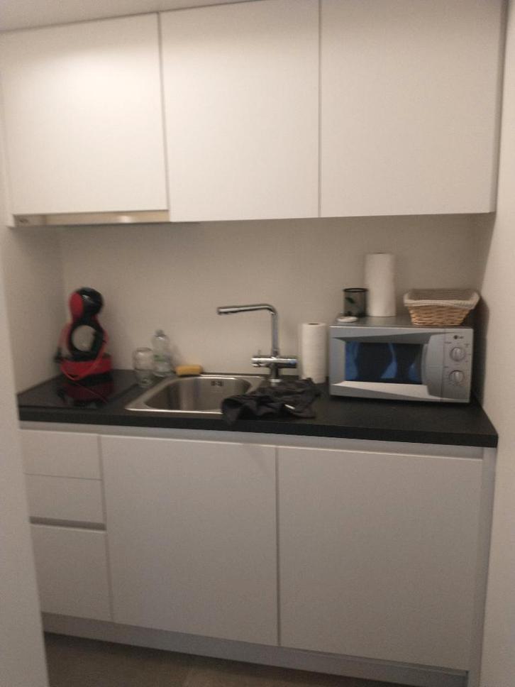 Volledig keukentje, Huis en Inrichting, Keuken | Complete keukens, Zo goed als nieuw, Enkelwandige keuken, Wit, Composiet, Ophalen