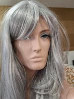 POUPÉES DE VITRINE, Enlèvement